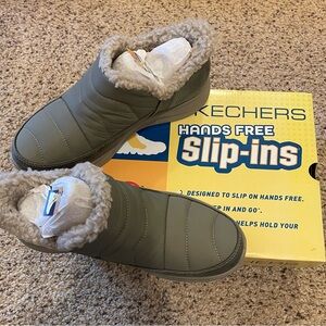 Skechers Slip-On Quilted Casual Shoes in Olive/Taupe Sz 8 NIB